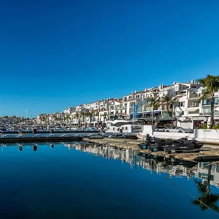 Apartment With Sea Views In Puerto Banus