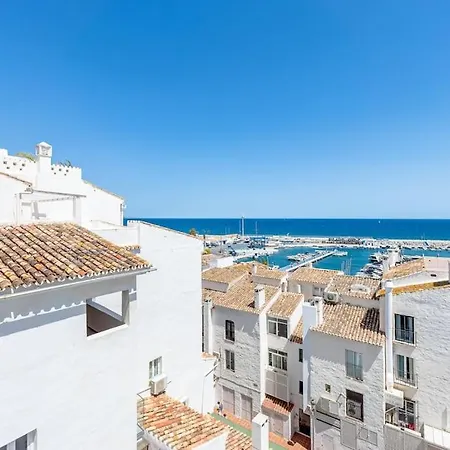With Sea Views In Puerto Banus Apartment